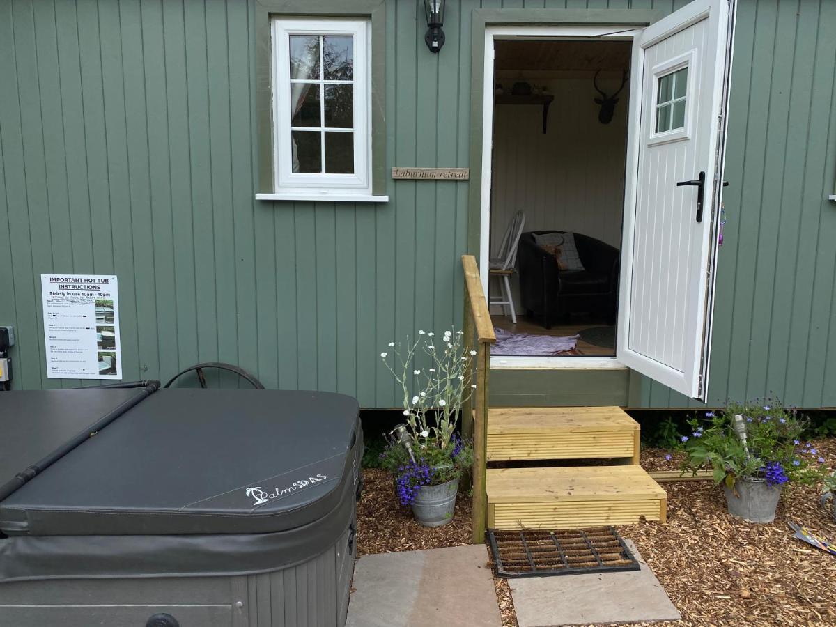 The Laburnum Retreat Shepherd Hut Private Hot Tub Upper Hulme Exterior photo