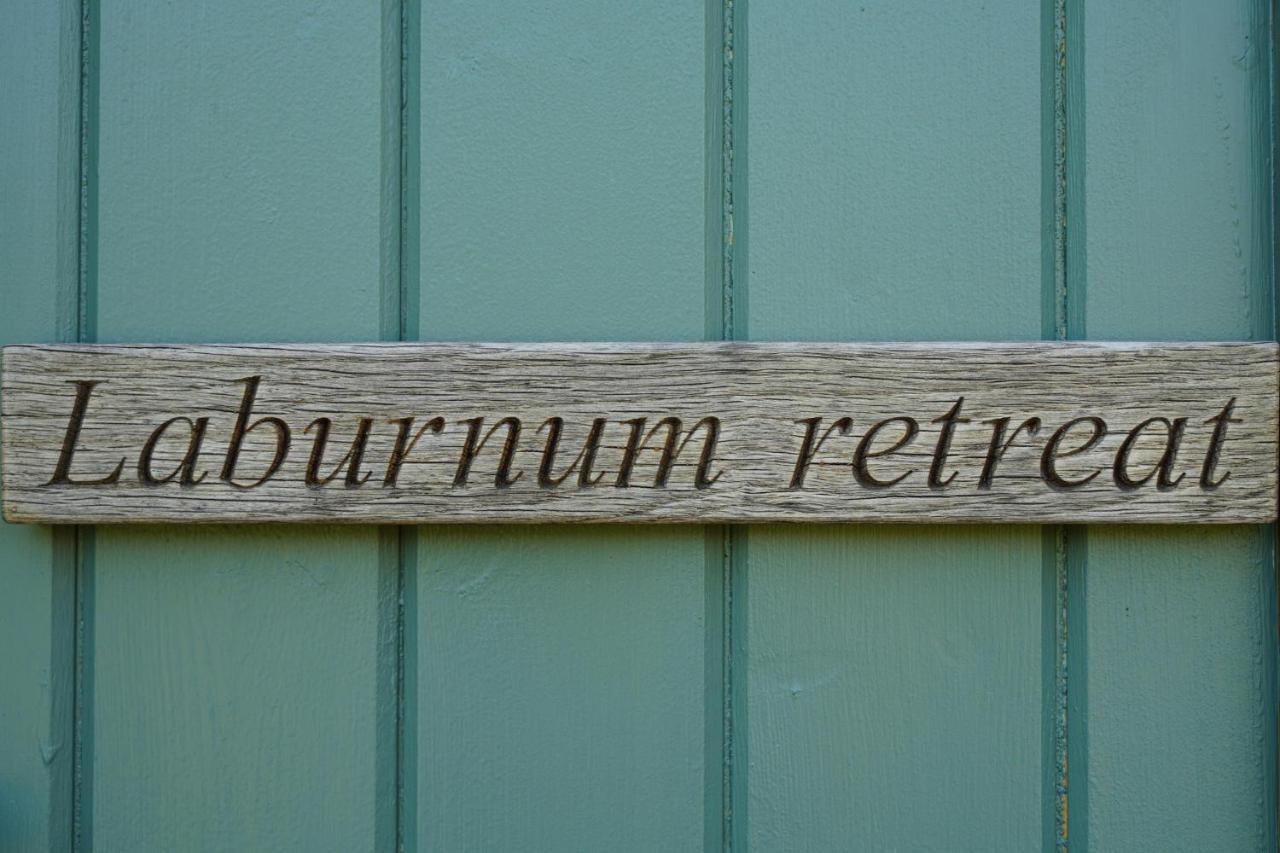 The Laburnum Retreat Shepherd Hut Private Hot Tub Upper Hulme Exterior photo